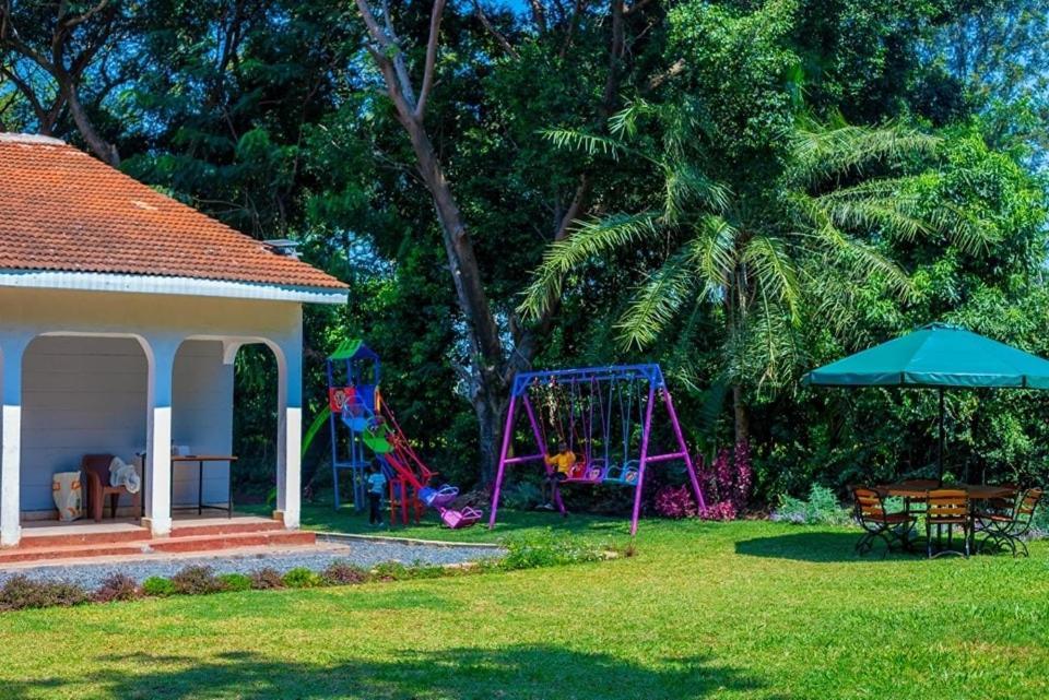ホテル The Lit Gardens キスム エクステリア 写真